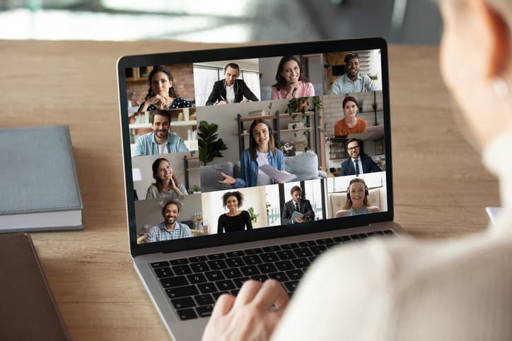 Timezone overlap and decision architecture in remote teams
