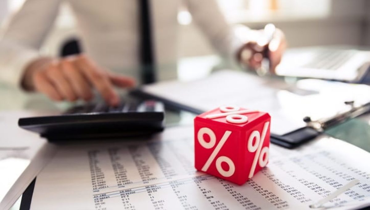 Best bookkeeping software comparison 2026 — QuickBooks, Xero, FreshBooks pricing and features alongside offshore remote bookkeeper cost analysis